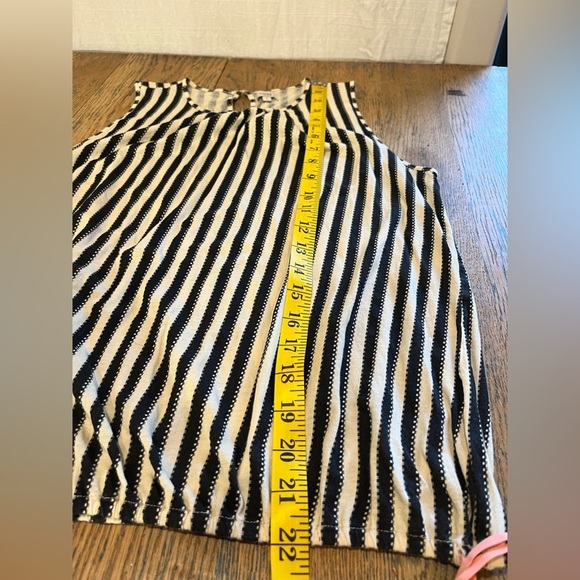 Hoss Intropia striped sleeveless top - size S🖤 - Picture 4 of 8
